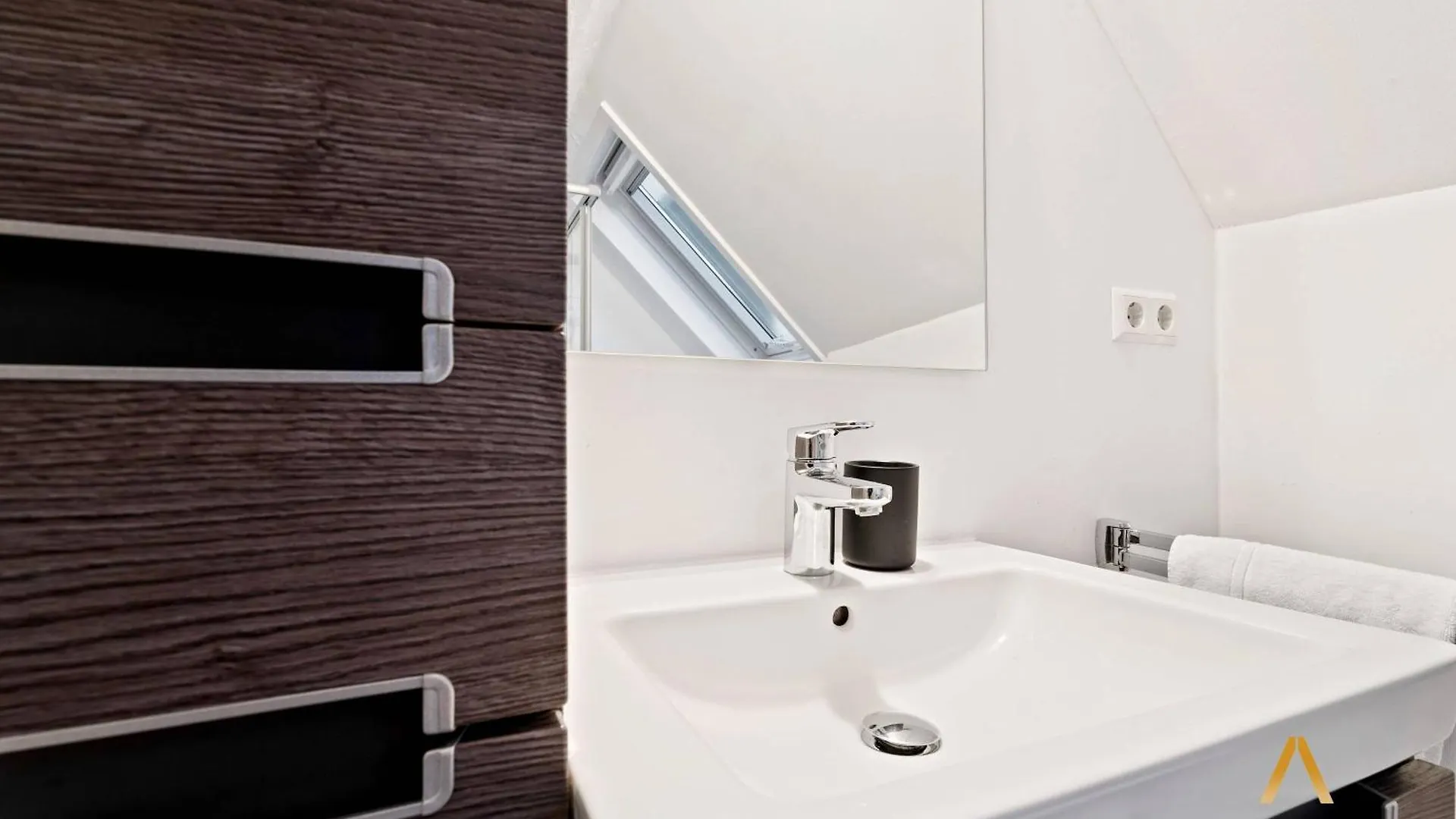 Charming 1Br Loft In Ville-Haute, Luxemburg Apartman
