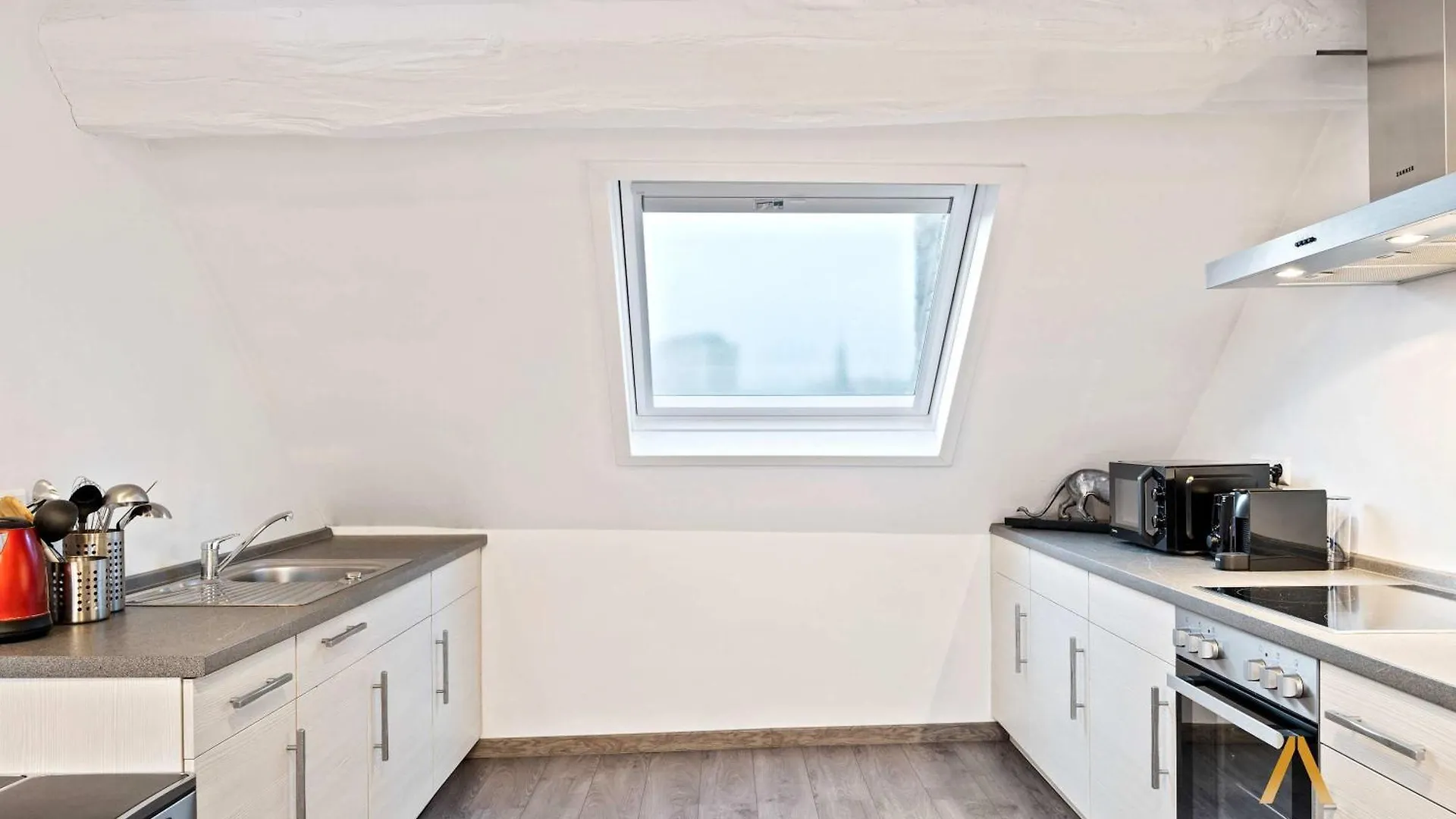 Charming 1Br Loft In Ville-Haute, Luxemburg Apartman